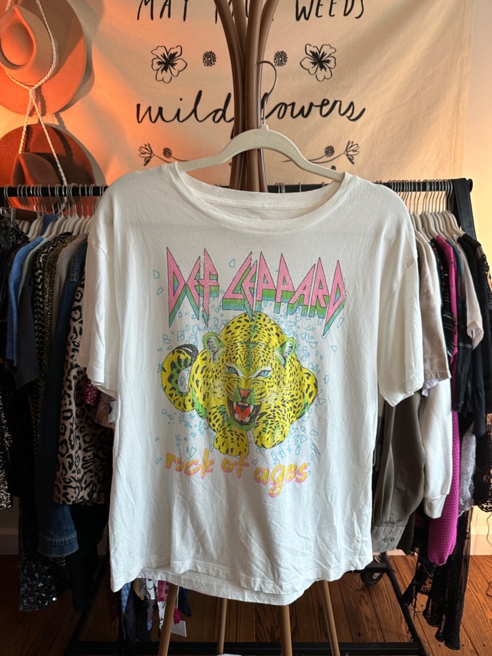 Def Leopard Graphic Tee✨